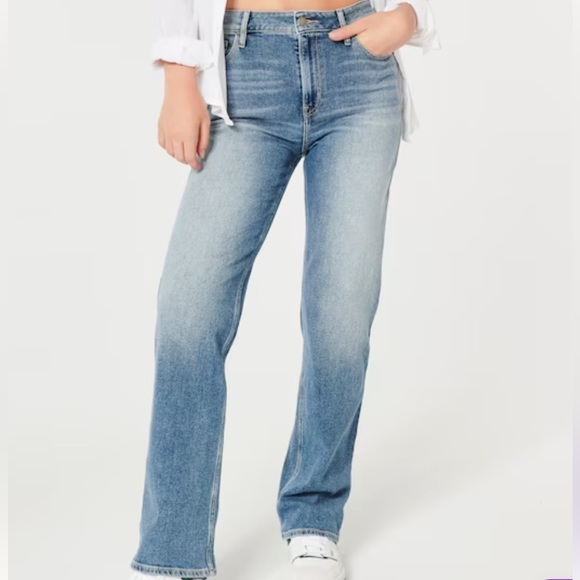 Hollister Denim - NWT Hollister Ultra High Rise Medium Wash Dad Jeans